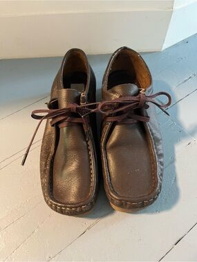 Women’s Brown Leather Lace-Up Casual Shoes